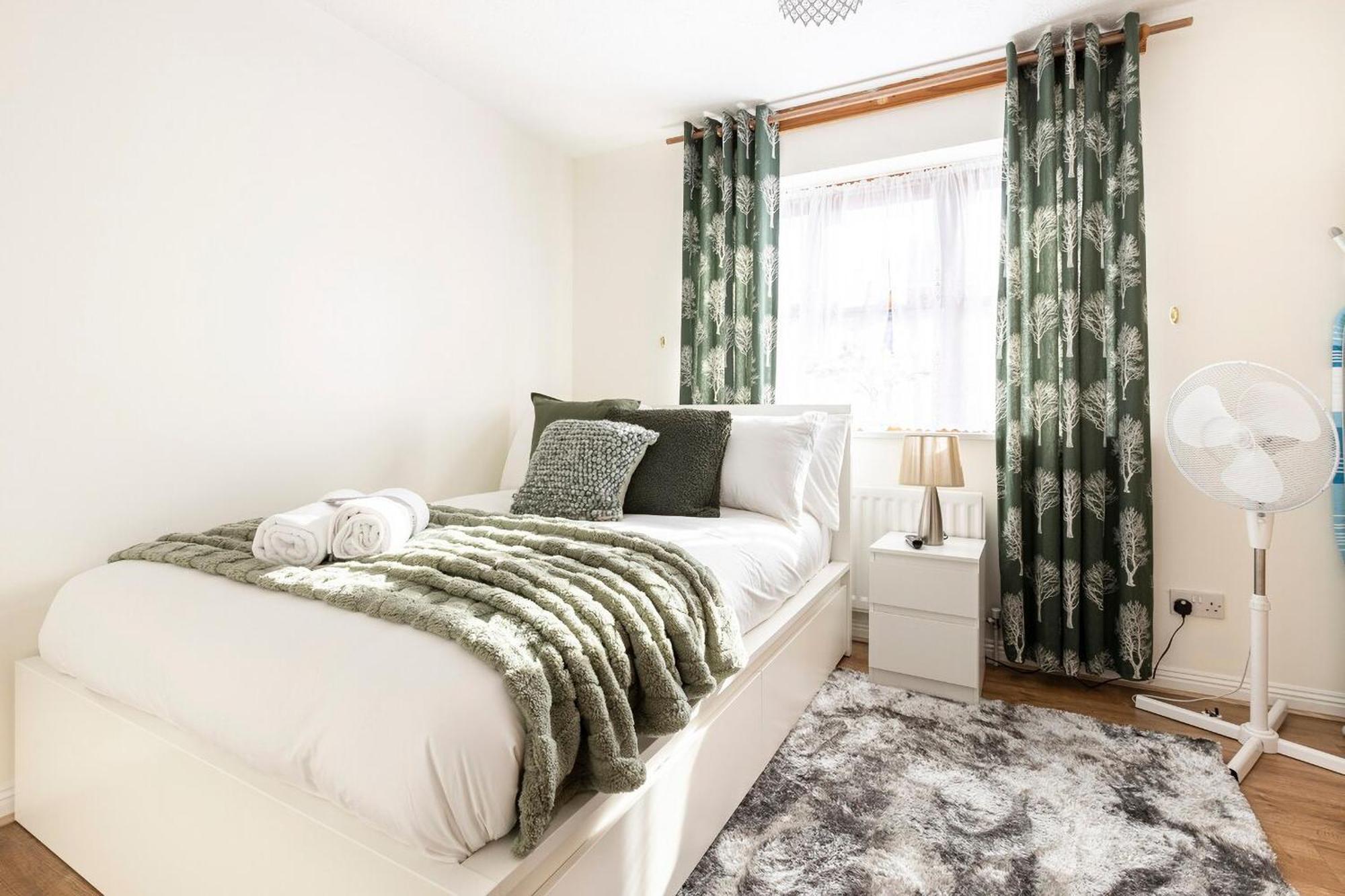 Cozy Family-Friendly House Apartment Erith Exterior photo