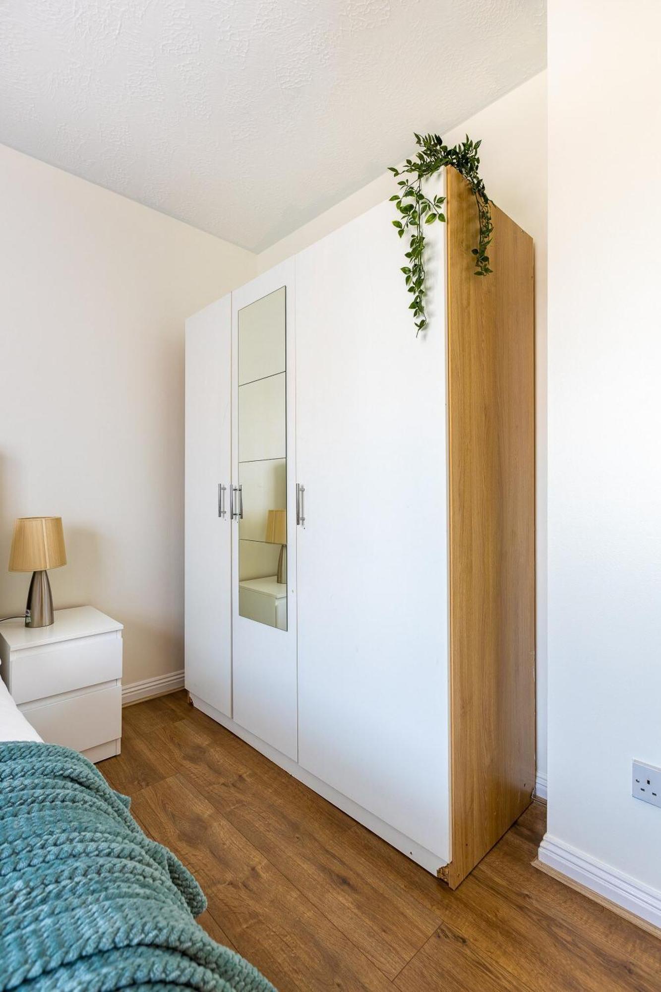 Cozy Family-Friendly House Apartment Erith Exterior photo